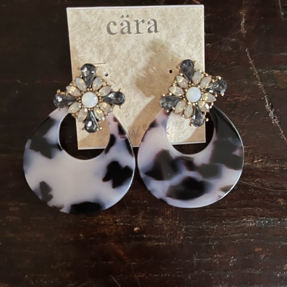 Ciara New York Stone Cluster and Teardrop Earrings NWT - Picture 1 of 3